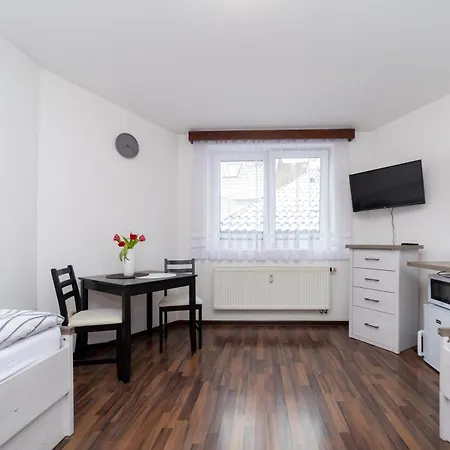 Гостевой дом Plums Restaurant & 3*