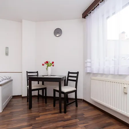 Plums Restaurant & Литомишль