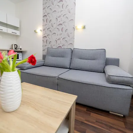 Гостевой дом Plums Restaurant & 3*