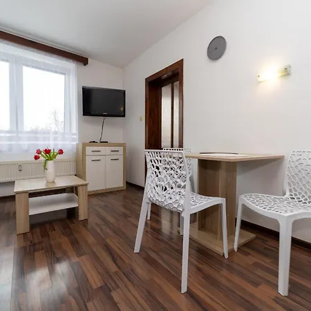 Гостевой дом Plums Restaurant & 3*