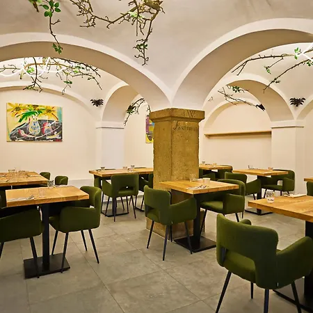 Plums Restaurant & Gæstehus