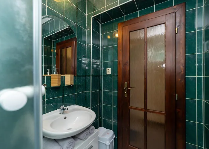 Plums Restaurant & Pension Gasthuis 3*