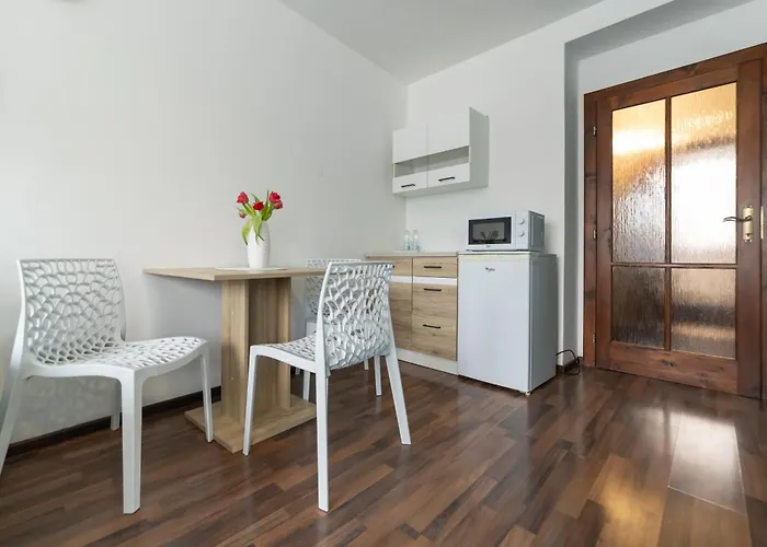 Gasthuis Plums Restaurant & Pension Litomyšl